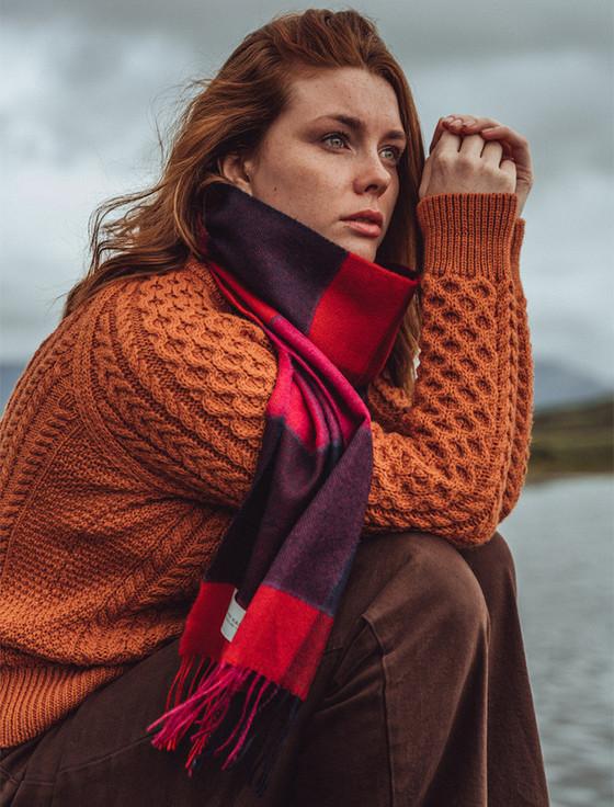 Aran Cashmere Fine Merino Plaid Scarf - Red Fushia