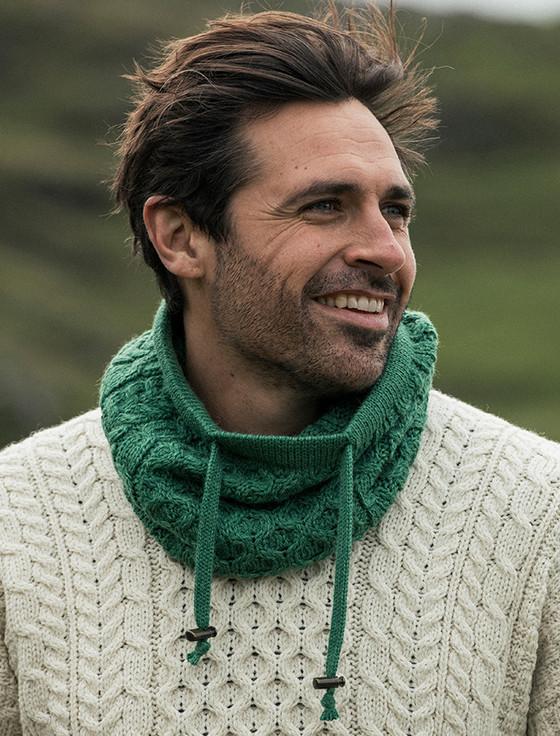 Aran Cashmere H‎on‎eycomb & Cable Soft Aran Snood-bk