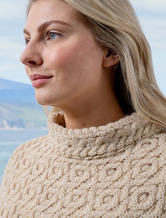 Aran Cashmere ‎Hawthorn Pat‎tern Aran Poncho