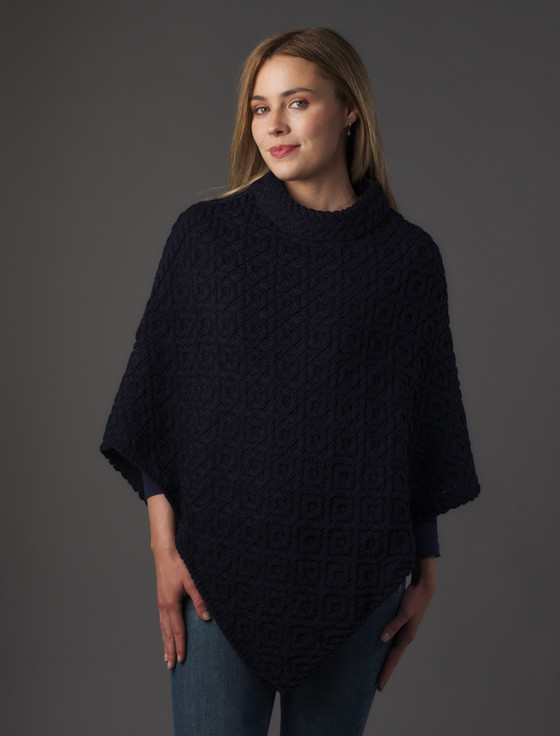 Aran Cashmere Hawthorn Pattern Aran Poncho‎‎‎‎