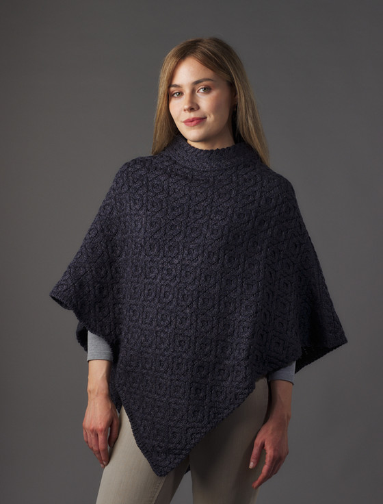 aran cashmere Hawthorn Pattern Aran Poncho‎‎‎‎