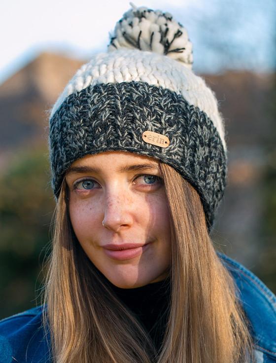 Aran Cashmere Ladies Aran Cable Bobble Hat