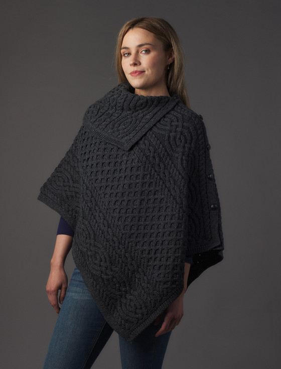 aran cashmere Ladies Merino Button Poncho‎