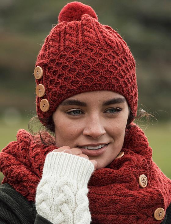 Aran Cashmere Ladies Merino Honeycomb Pom Pom Hat
