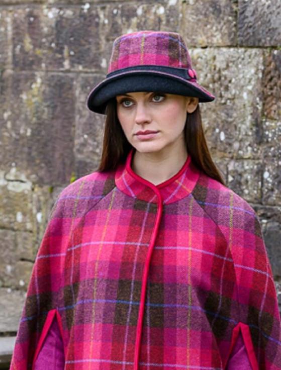 Aran Cashmere Ladies Tweed Clodagh Cap - Pink Plaid