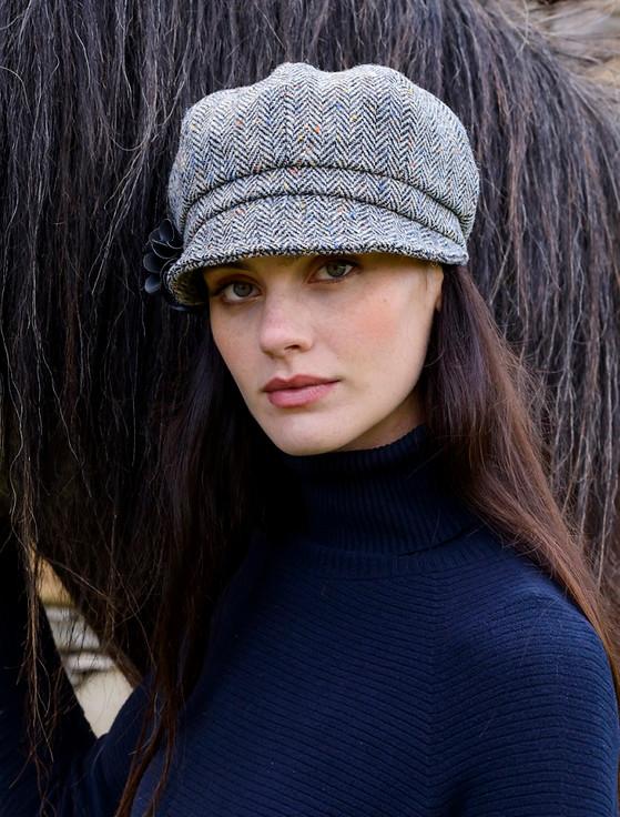 Aran Cashmere Ladies Tweed Newsboy Hat - Grey