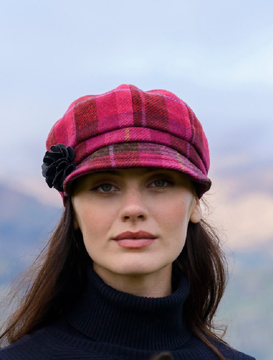 Aran Cashmere Ladies Tweed Newsboy Hat - Pink Plaid
