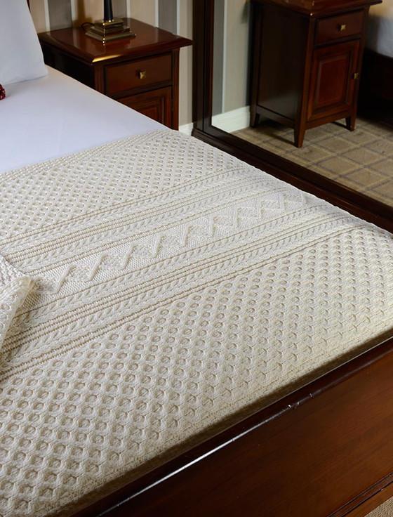 aran cashmere Long Clan Aran Throw