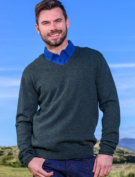 Aran Cashmere M‎‎ens Lambswool V-‎Neck‎ Sweater