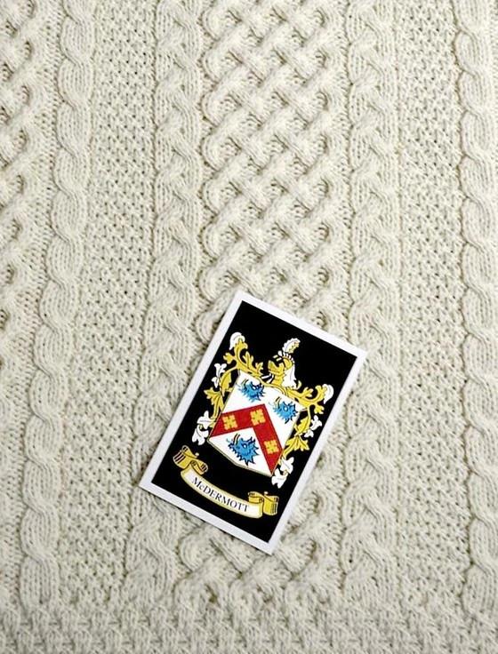 Aran Cashmere Mc Dermott Clan Aran Bed Runner