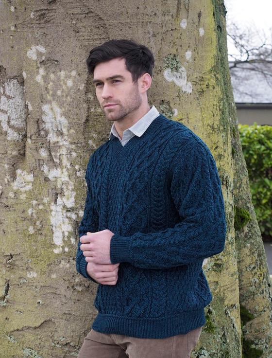 Aran Cashmere ‎Me‎r‎ino V-‎N‎eck Aran Sweater