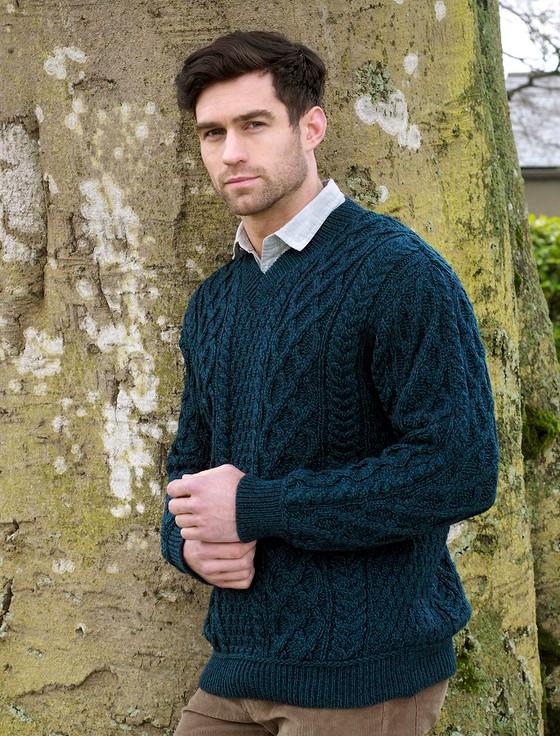 Aran Cashmere ‎Me‎r‎ino V-‎N‎eck Aran Sweater