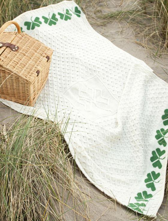 aran cashmere Medium Merino Shamrock Throw