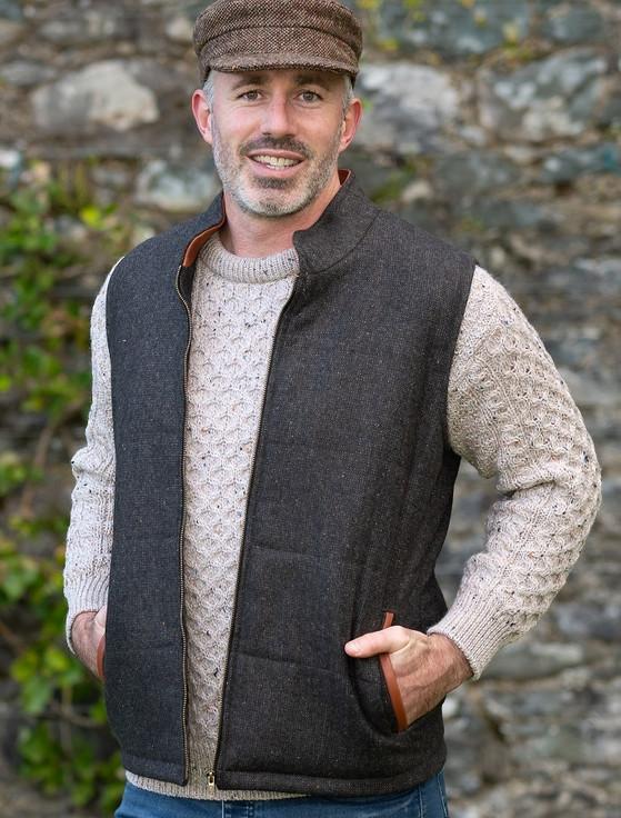Aran Cashmere Men's Tweed Body Warmer - Brown