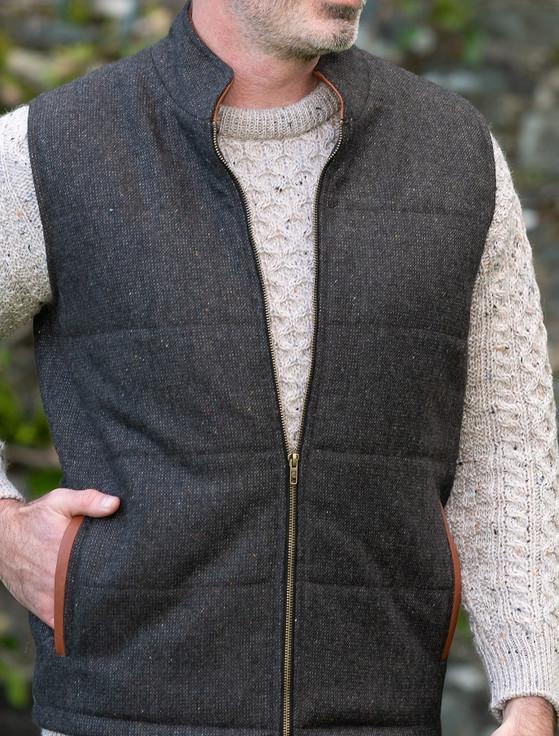 Aran Cashmere Men's Tweed Body Warmer - Brown