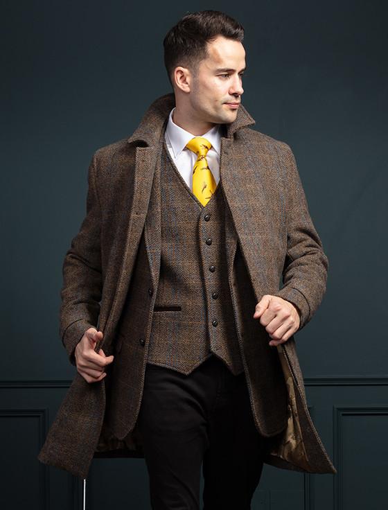 Aran Cashmere Men's Tweed Hunting Coat - Horse Brown
