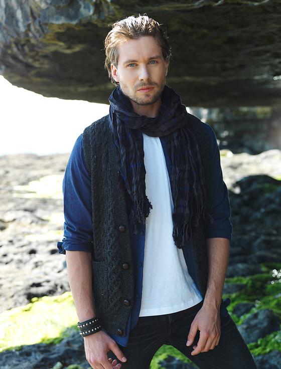 aran cashmere Men's V-Neck Waistcoat