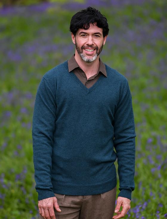 Aran Cashmere Mens Lambswool V-‎Neck Sweater