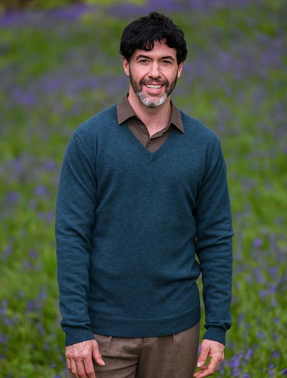 Aran Cashmere Mens Lambswool V-Neck Sweater