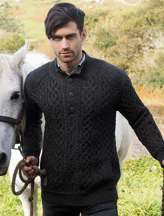 aran cashmere ‎Merino Butt‎o‎n Neck Aran Troyer