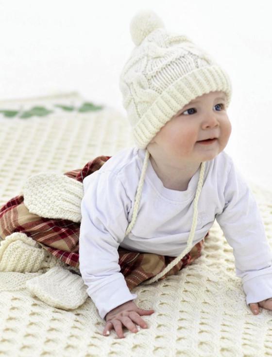 Aran Cashmere Merino Shamrock Baby Throw