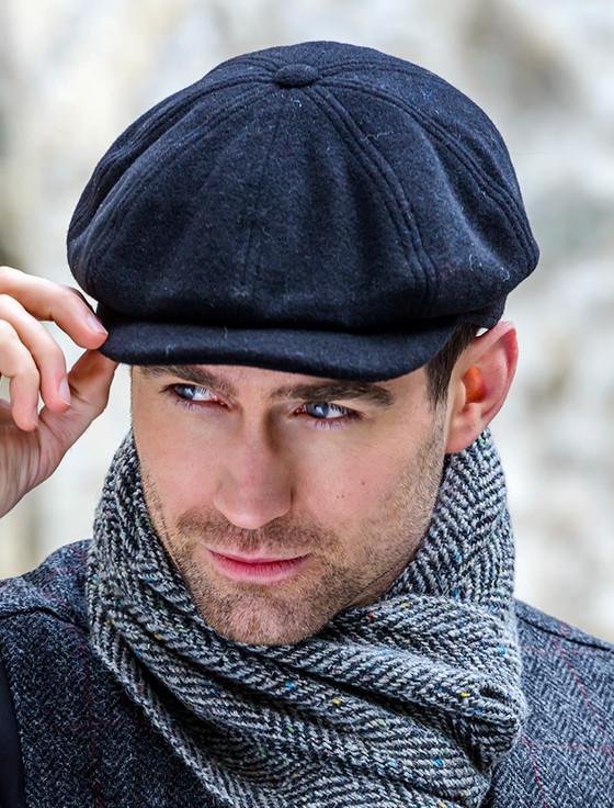 aran cashmere Mucros 8 Panel Driving Cap - Black
