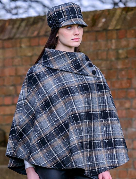 Aran Cashmere Mucros Tweed Poncho - Grey & Black Plaid