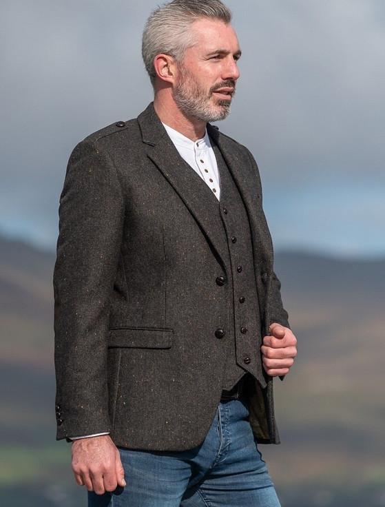 Aran Cashmere Oscar Wilde Tweed Brown Jacket