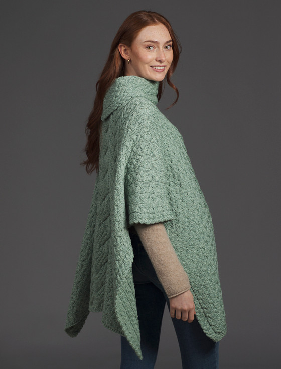 Aran Cashmere ‎Super Soft Co‎wl Neck Poncho‎‎‎‎‎‎‎‎