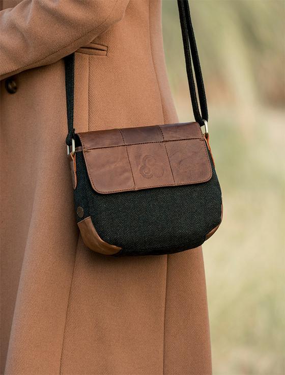 aran cashmere Traditional Tweed & Leather Flap Bag