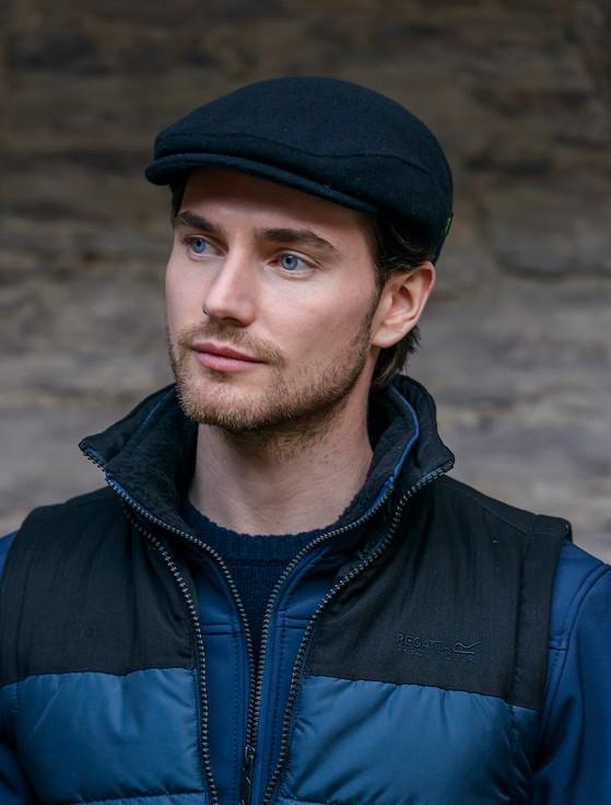 Aran Cashmere Trinity Flat Cap - Black