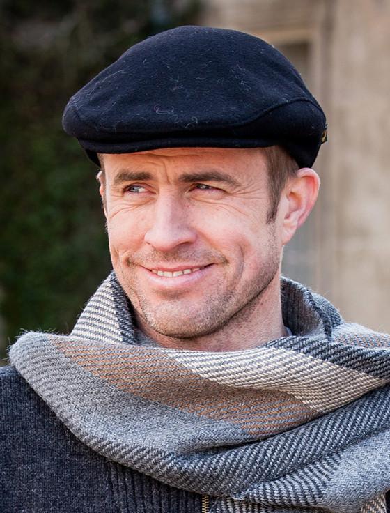 Aran Cashmere Trinity Flat Cap - Black