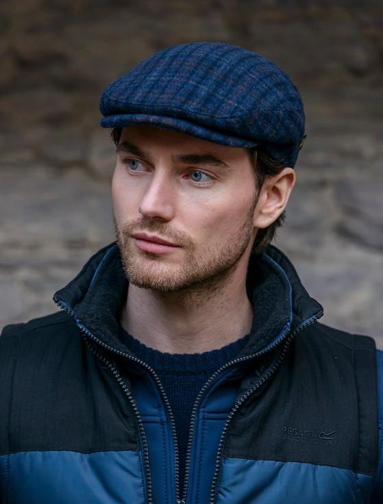 Aran Cashmere Trinity Tartan Flat Cap - Navy