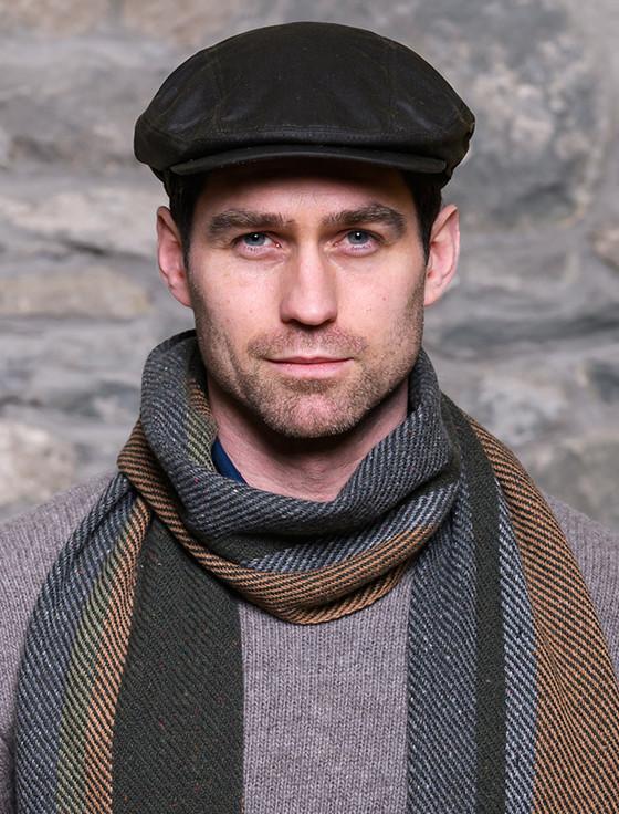 aran cashmere Trinity Wax Flat Cap - Olive