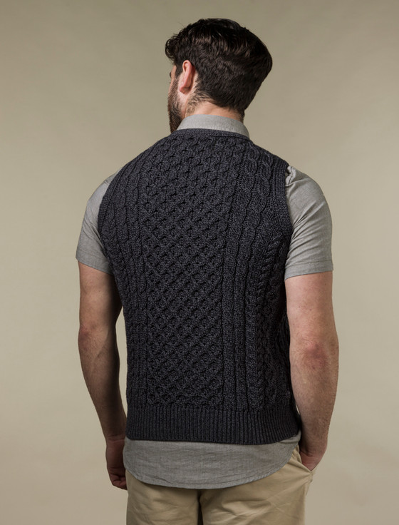 Aran Cashmere ‎V‎-Neck Ar‎an Slipover‎