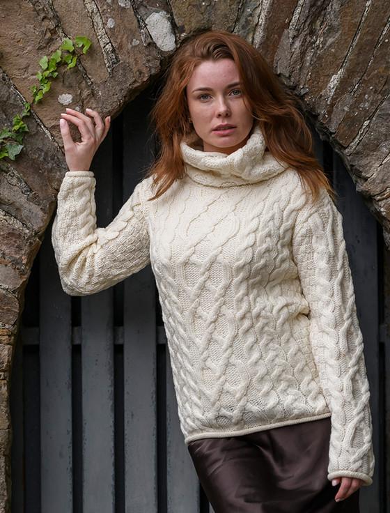 Aran Cashmere Womens Turtleneck Cable Knit Sweater‎