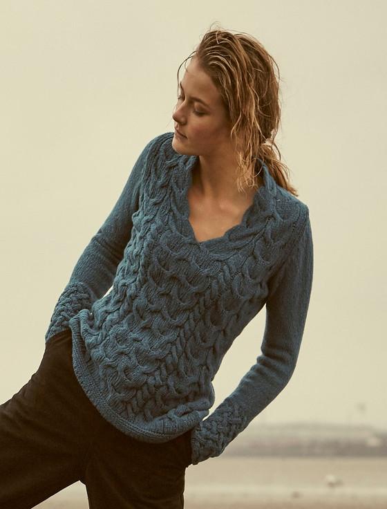 Aran Cashmere Wool Cashmere Cable V-Neck Sweater‎