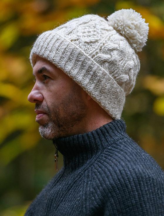aran cashmere Aran Fleece Lined Rib Cap with Bobble