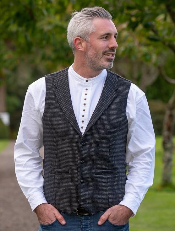 Aran Cashmere Black And Grey Night Check Tweed Waistcoat With Lapel