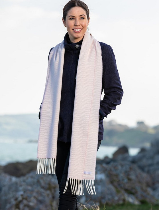 Aran Cashmere Cashmere Scarf - Pink & White Herringbone