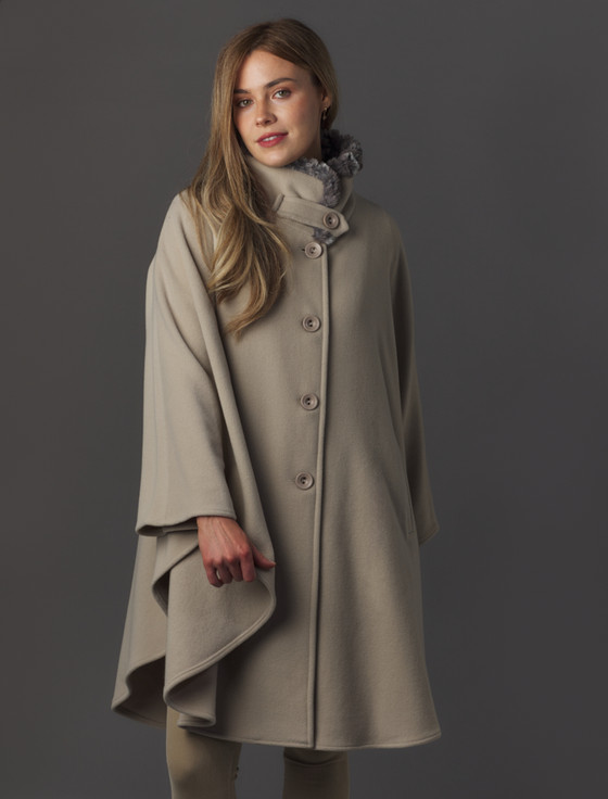 Aran Cashmere Cashmere Wool Cape With Faux Fur Collar