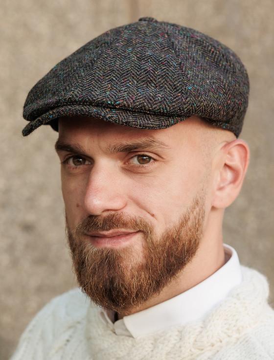aran cashmere Donegal Tweed 8 Piece Panel Cap - Green Fleck