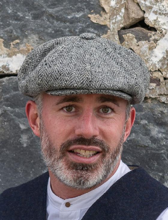 Aran Cashmere Donegal Tweed Men's Driving Cap - Silver