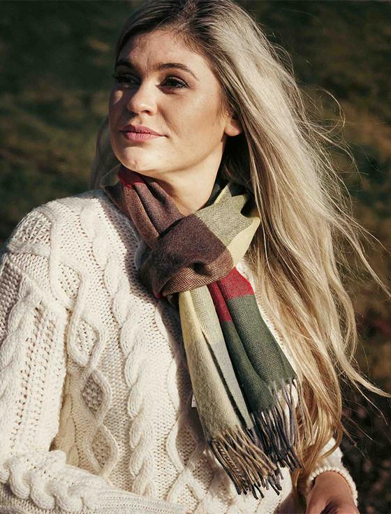 Aran Cashmere Fine Merino Plaid Scarf - Green Gold & Red