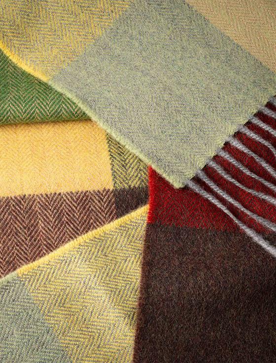 Aran Cashmere Fine Merino Plaid Scarf - Green Gold & Red