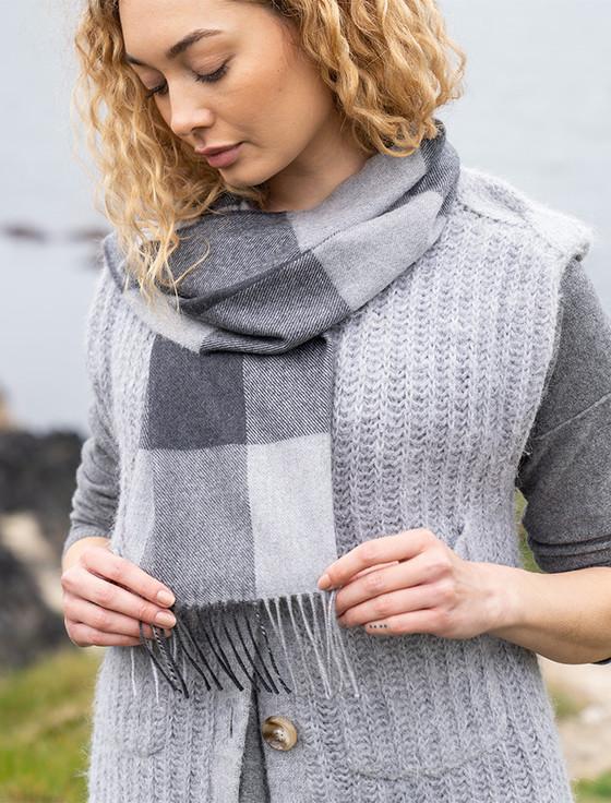 Aran Cashmere Fine Merino Plaid Scarf - Shades Of Grey
