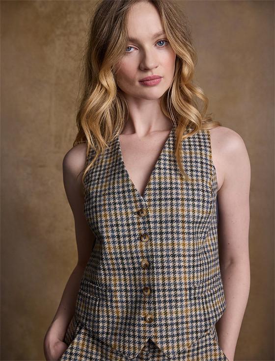 aran cashmere Heidi Tweed Waistcoat – Saffron Cobalt Blue