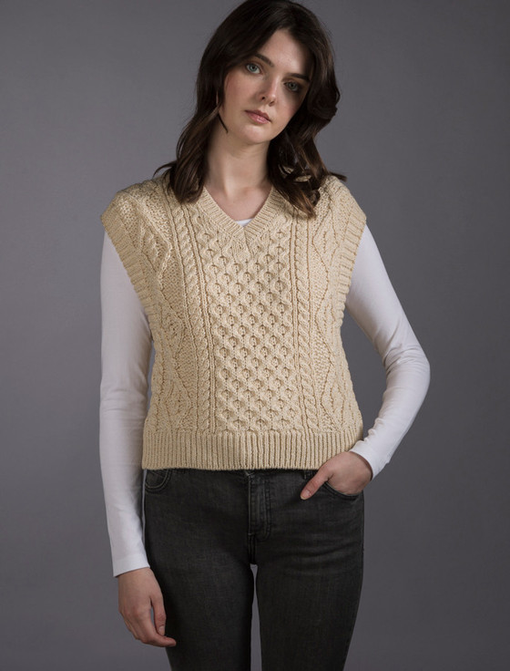 aran cashmere L‎adies Cr‎‎opped V-N‎eck Aran Sweater Vest