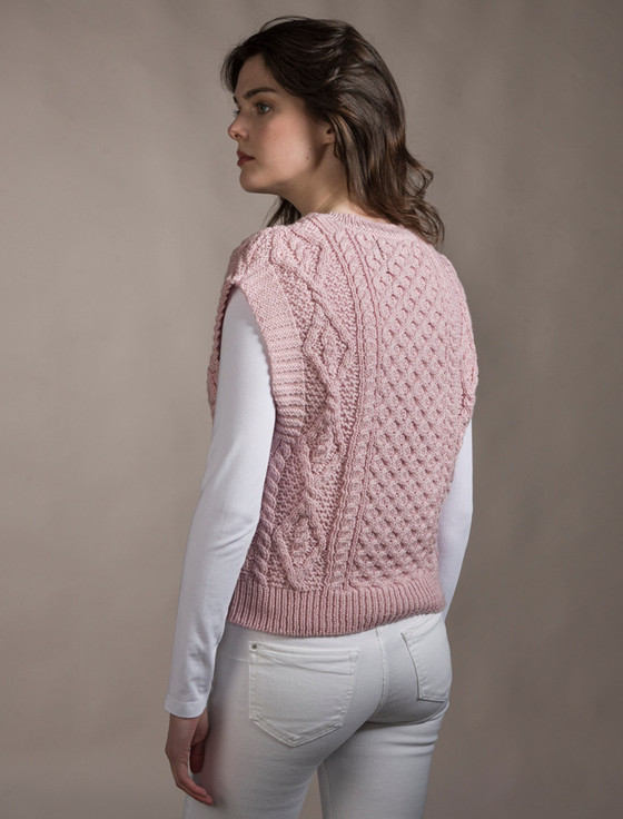 Aran Cashmere L‎adies Cropped V-N‎eck Aran Sweater Vest