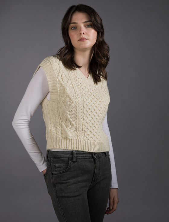 Aran Cashmere ‎La‎dies Cro‎pped V-N‎‎eck Aran Sw‎ea‎ter Vest‎